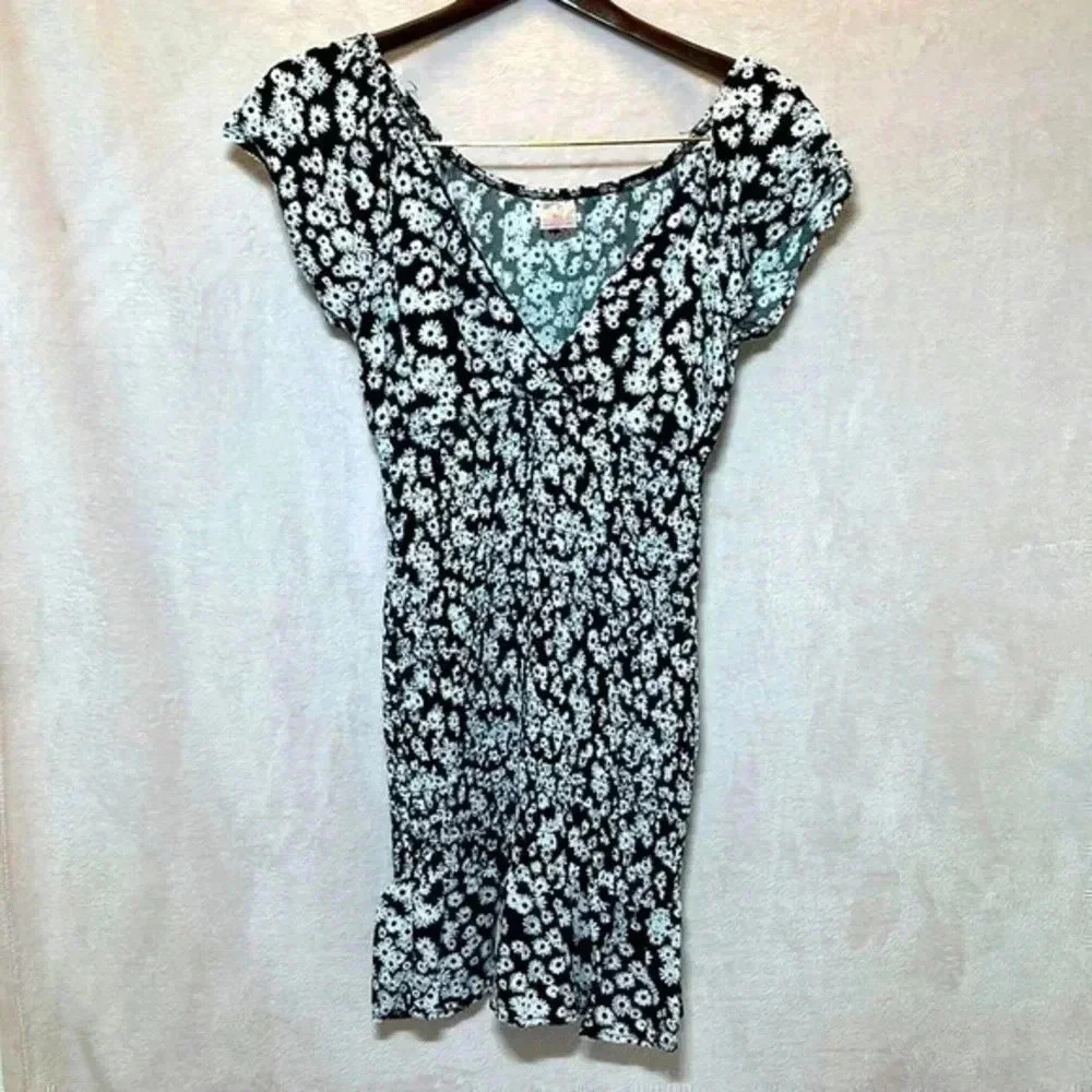 No Boundaries Floral Fitted Dress Size 3